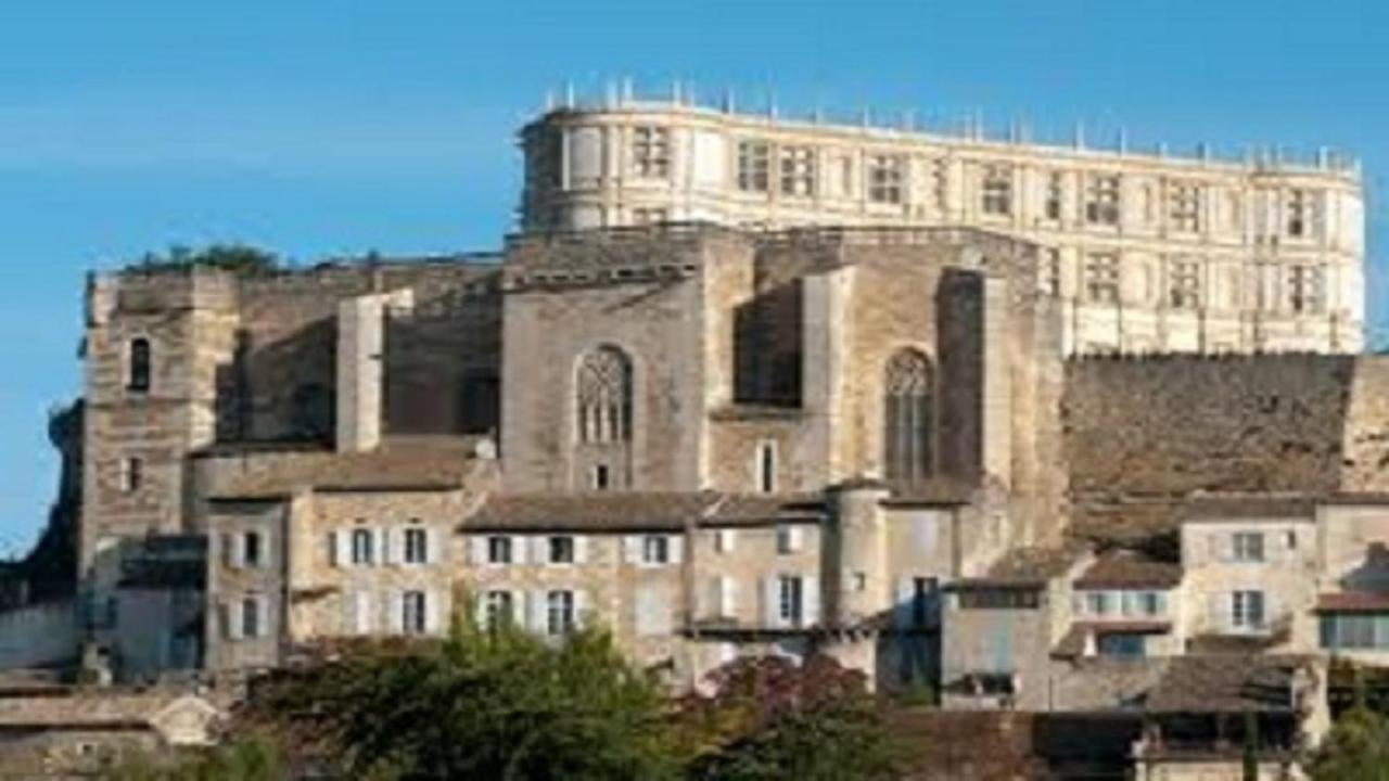 Gite La Joliette Et Le Chesnaie Grillon Экстерьер фото